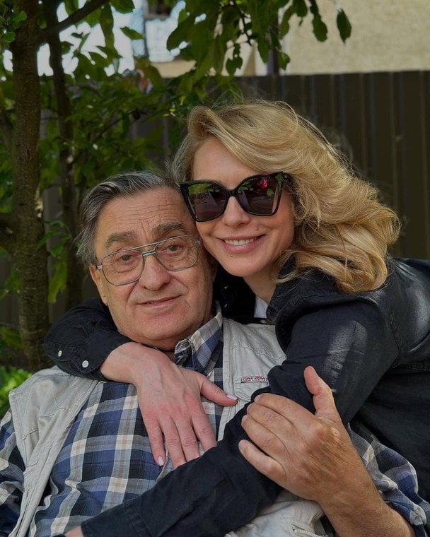 Марина Боржемська зворушила архівними фото з батьком і дорослим сином та здивувала публічним зверненням