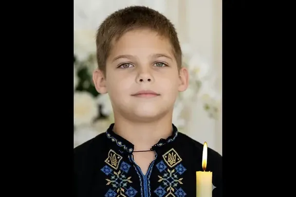 Мріяв стати футболістом: Черкаси прощалися з 8-річним Богданом, якого вбив російський дрон на дитячому майданчику