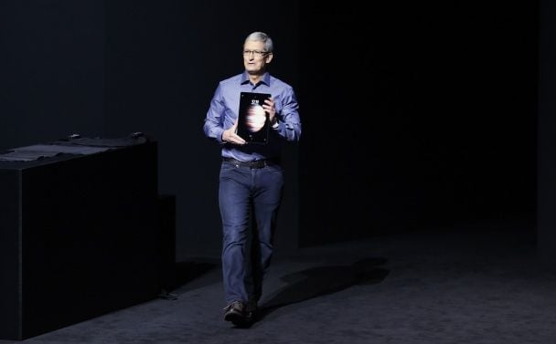 Кінець епохи: Тім Кук залишає посаду CEO Apple — хто стане наступником