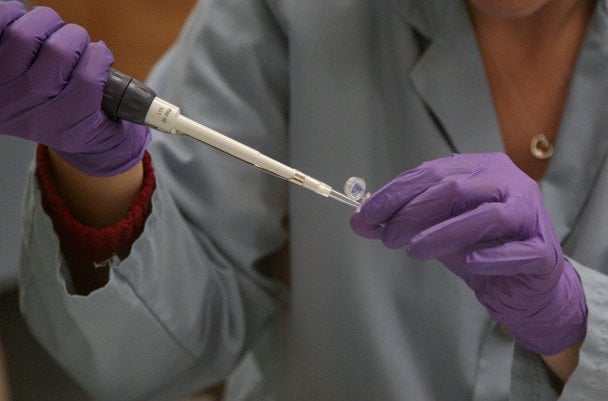 Чоловік жартома здав ДНК-тест — результат розкрив неочікувану правду