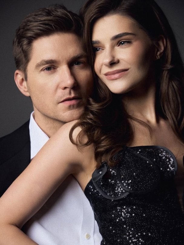 Остапчук з дружиною покидає Україну під час війни: куди емігрує родина та що буде з майном