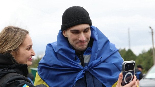 Після полону — лікування і реабілітація: як в Україні допомагають звільненим військовим