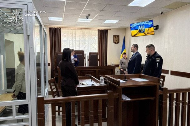 Мати здала власних дітей "в оренду" за тисячу доларів: молодшій доньці всього 5 років