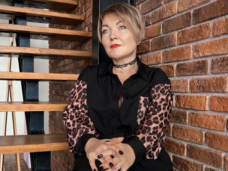 "Ховалася під ліжком". Відома співачка розповіла, як її дочка дивом вибралася з окупації