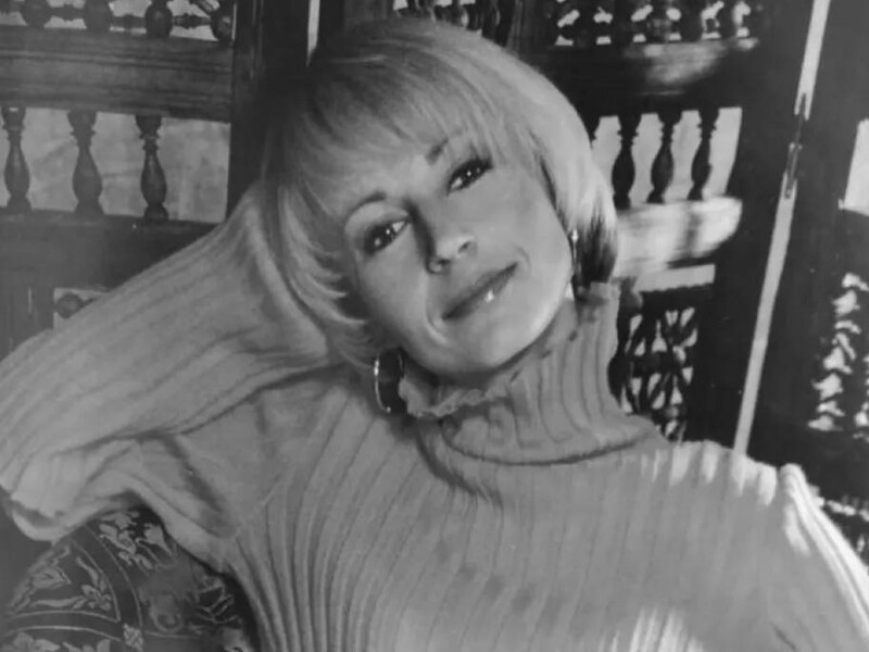 "Вона – чудовий приклад, як красуня-мажорка стає професіоналом". Померла відома українська ведуча