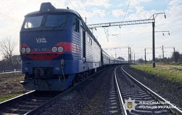 Розмовляв по телефону і не почув потяг: на Рівненщині чоловік загинув під колесами