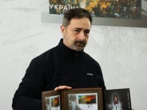 Смілянський розповів, як його дружину вичитували у РФ, бо вона "одягалась скромніше за секретарку"