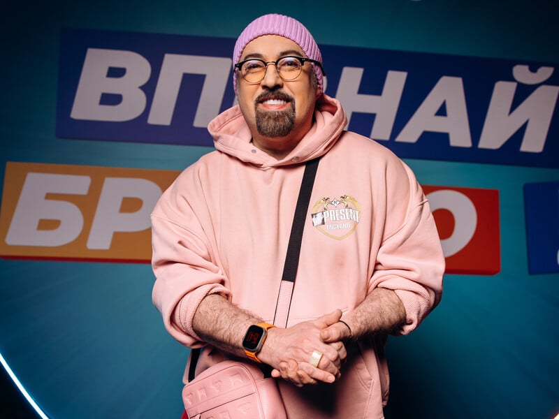 "Мені честь віддавали". Дмитро Коляденко пів року вдавав із себе полковника заради сексу з коханою