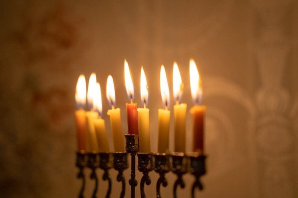 15 квітня — яке церковне свято, чому не слід трусити матраци