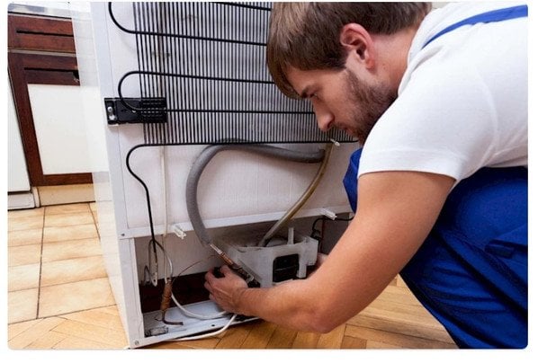 Що буде з холодильником, якщо не чистити задню решітку роками