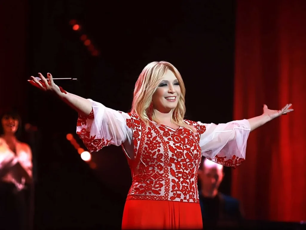 У мережі показали, який вигляд у житті має Ауріка Ротару. Фото