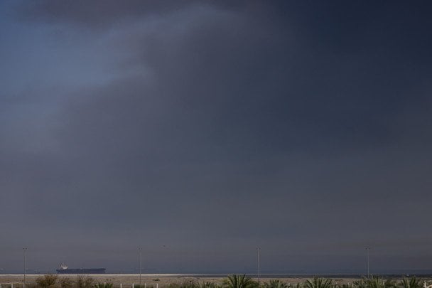 РФ вдарила балістикою по обласному центру: на місці атаки сильна пожежа, є постраждалі