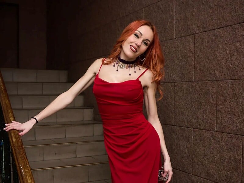 "Мав втертися в довіру". Тополя розповіла про 23-річного чоловіка, з яким крутила роман