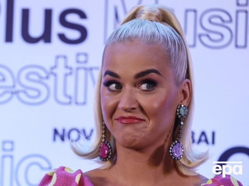 "Почала тертися вагіною об моє обличчя". Кеті Перрі звинуватили в сексуальному насильстві