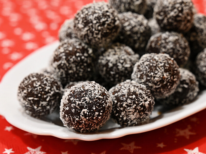 "Найледачіша страва". Натуральні цукерки з трьох інгредієнтів. Експрес-рецепт