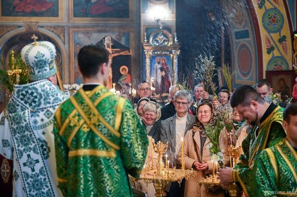 Вербна неділя: як довго слід зберігати освячену вербу і що робити з торішньою Вербна неділя: як довго слід зберігати освячену вербу і що робити з торішньою