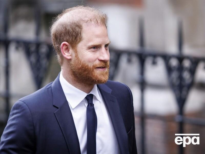 У суді оприлюднили пустотливу переписку принца Гаррі із журналісткою. Як вона його ніжно називала