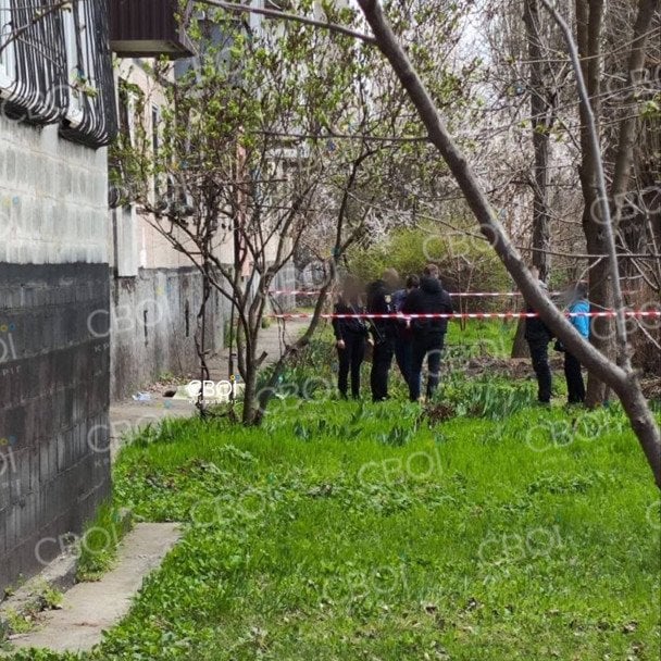 Ударив ножем і викинув з вікна: у Кривому Розі жорстоко вбито жінку