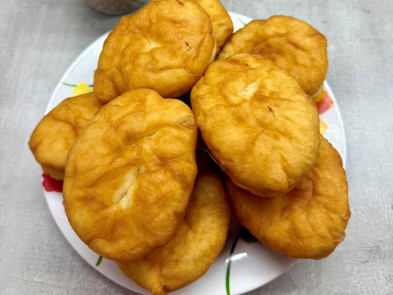 Додайте це в теплу воду – і отримаєте дуже смачні біляші із соковитою начинкою. Рецепт