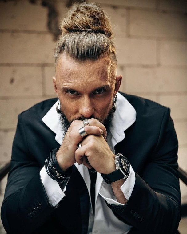 Відомий український актор здивував, як став стриптизером та скільки заробляв за ніч Відомий український актор здивував, як став стриптизером та скільки заробляв за ніч