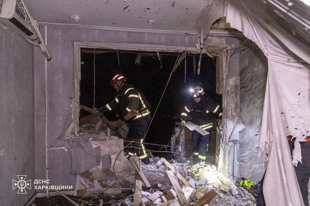 "Приліт" по парку, пожежі, серед постраждалих — немовля: РФ завдала повторних ударів по Харкову (фото)