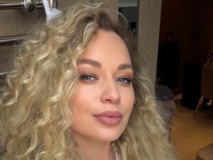 "Вибрала бути гівном". Ексучасниця "Холостяка", яку в РФ продюсує Бардаш, зганьбилася в мережі