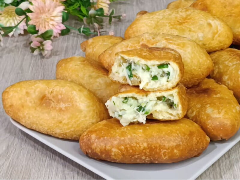 Найлегший рецепт смажених пиріжків. Просто змішайте це з борошном