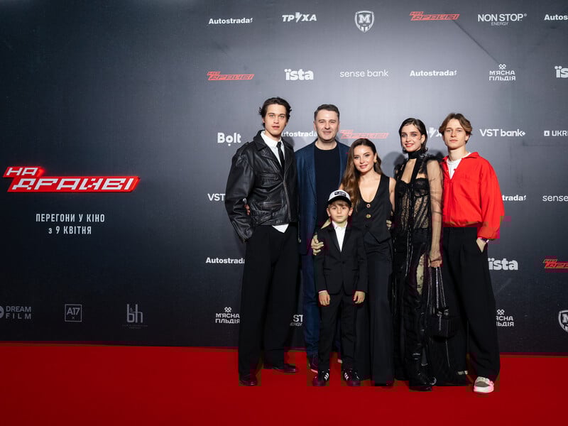 Dantes, Світоліна й Білодід. Найцікавіші фото із залаштунків допрем'єрного показу "На драйві" Dantes, Світоліна й Білодід. Найцікавіші фото із залаштунків допрем'єрного показу "На драйві"