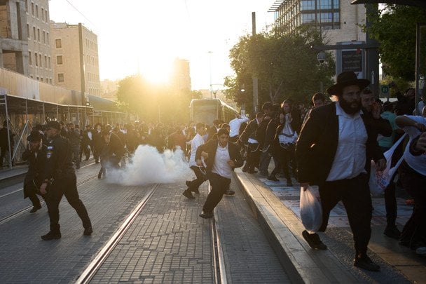 В Ізраїлі ультаортодокси влаштували протести проти призову до армії (відео)