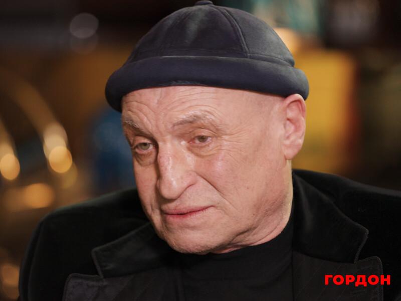 Буряковський здивував, чому завжди носить шапку