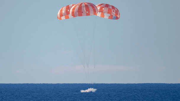 Завершення історичної місії польоту навколо Місяця та атака дронів РФ: головні новини ночі 11 квітня 2026 року