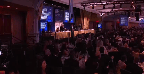 Трампа терміново евакуювали після стрілянини на офіційному заході (відео)