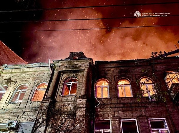 Страшний обстріл Дніпра: кількість загиблих знову зросла — що відбувається на місці ударів