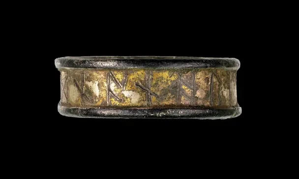 Металошукач виявив каблучку, яку ніхто не бачив понад тисячу років