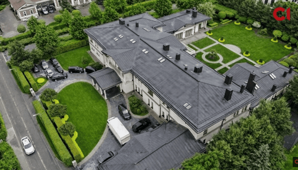 Сауни на кожному поверсі, але без церкви: у мережу злили фото елітного гніздечка Медведчука під Москвою