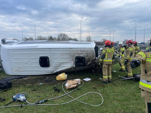 У Польщі перекинувся бус з українцями: серед пасажирів 9-річна дитина (моторошні фото)