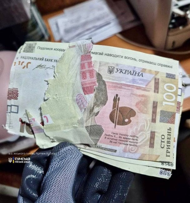 Росіяни з дронів почали розкидати фейкові гривні з QR-кодом: у чому небезпека