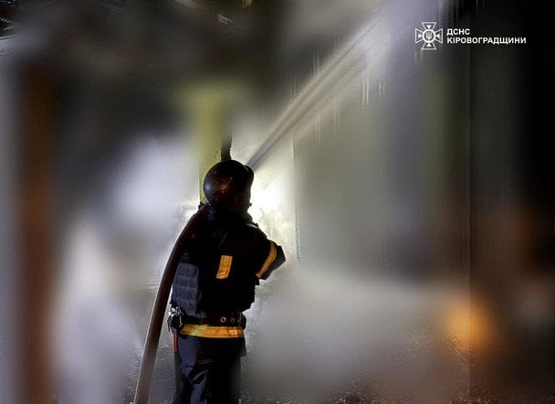 Окупанти вдарили дронами по одній з областей: спалахнув вогонь