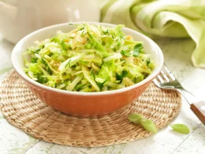 Весняний салат із капусти. Як зробити його найсмачнішим. Рецепт