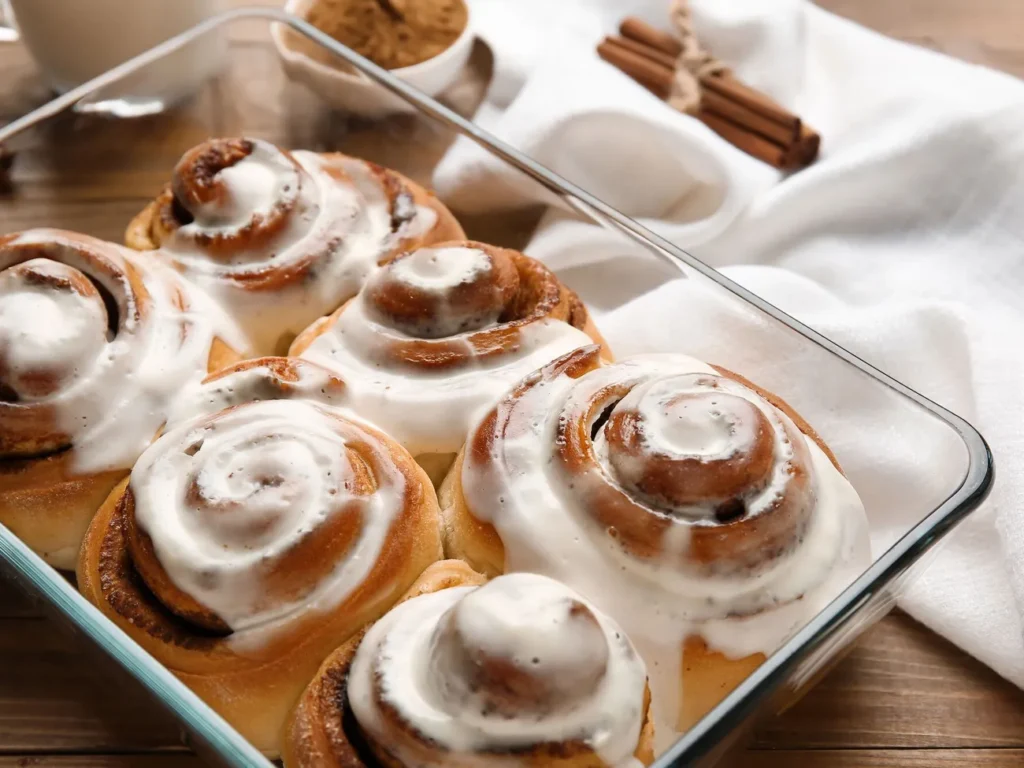 "Боже, які вони смачні". Візьміть тепле молоко й два яйця – і м'які булочки з кремом готові