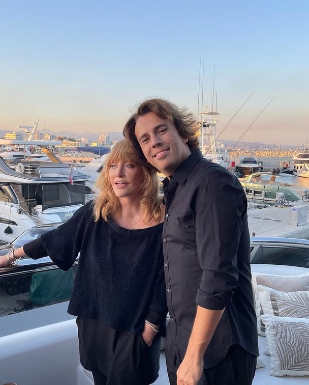 Максим Галкін неочікувано показав 77-річну Аллу Пугачову з тростиною в руці