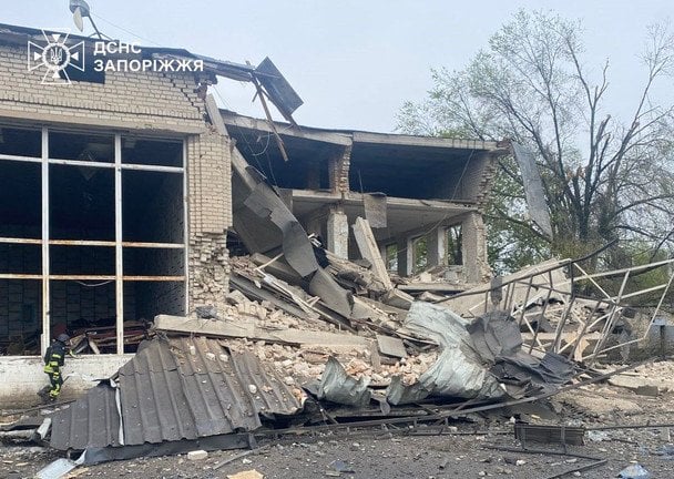 Росія розбомбила центр селища на Запоріжжі: що відомо про наслідки (фото)
