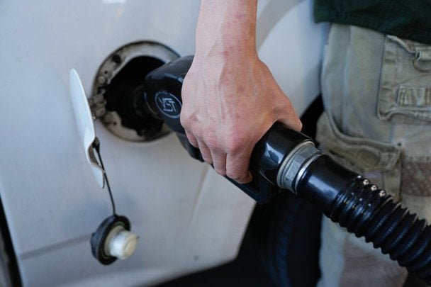 АЗС переписали цінники: скільки коштує пальне 2 квітня