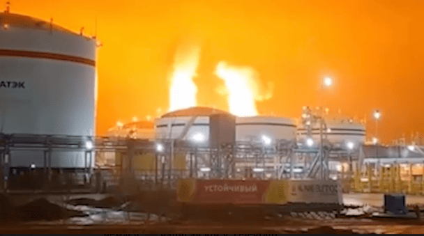 Україна проігнорувала заклики Заходу припинити удари по нафтових обʼєктах РФ — The Telegraph