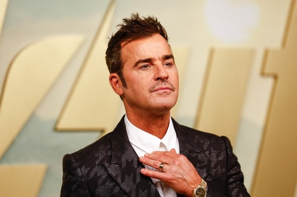 Ексчоловік Дженніфер Еністон вперше став батьком та показав фото новонародженого сина