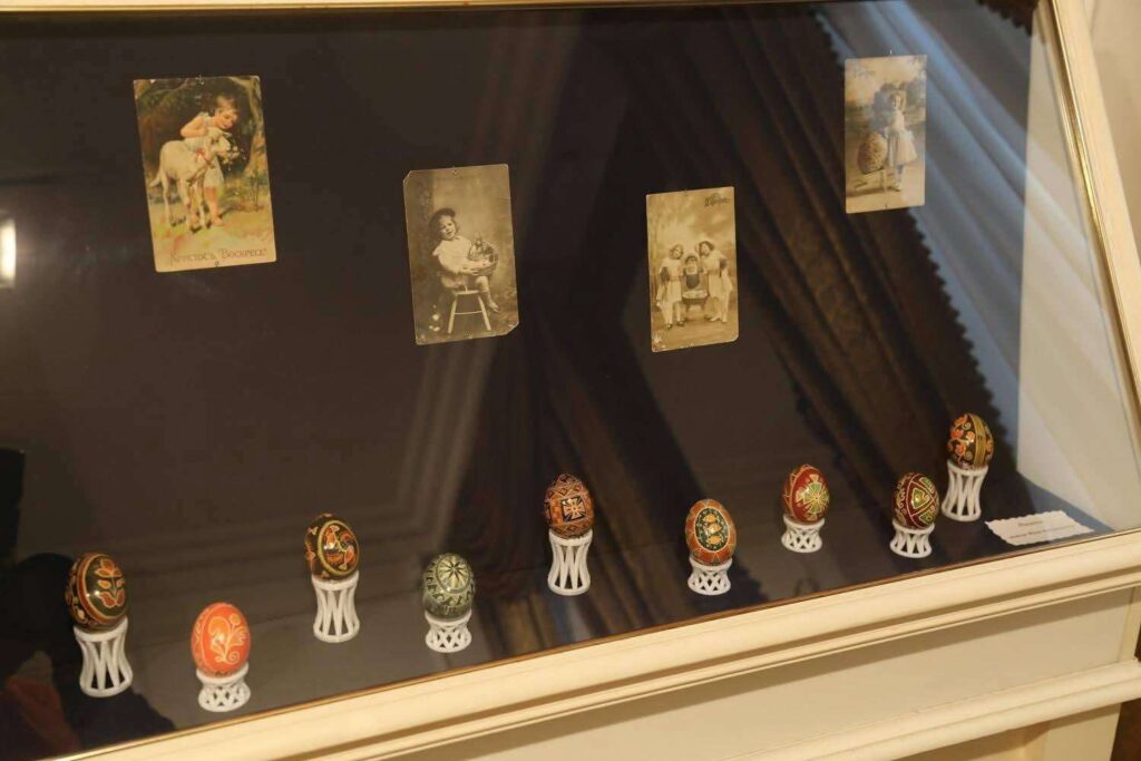 Вишгородський історико-культурний заповідник та Музей історії міста Києва презентували виставку писанок