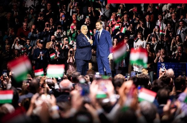 Трамп публічно "освідчився" Орбану в любові через "кур’єра"