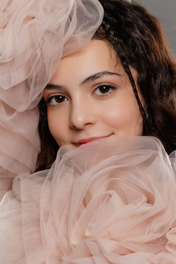 Саундтрек самопізнання: NICOLE випустила емоційний сингл «Хто я?»