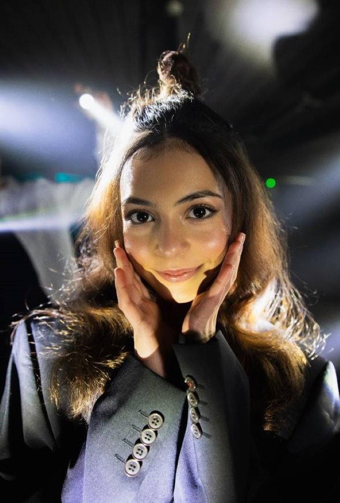 «Останній дзвоник»: NICOLE презентує пісню про дорослішання, що звучить у фільмі «На Драйві»