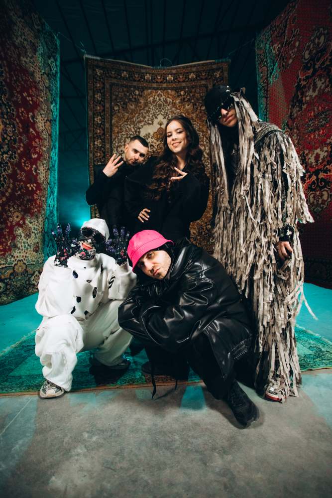 Kalush Orchestra і NASTYA SEMCHUK вразили колаборацією “Три хвилини”